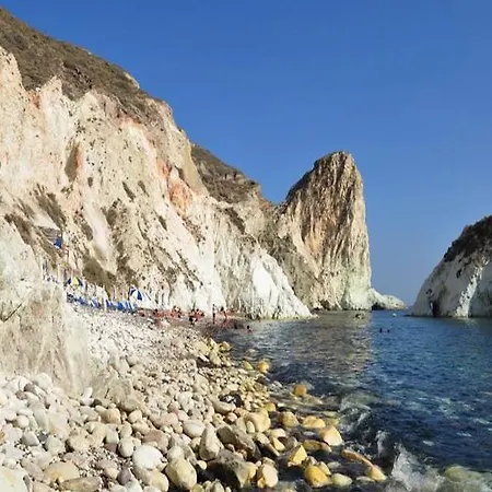 Red Cliff Villa Hotel